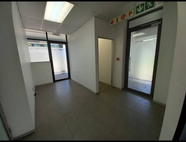 199M² OFFICE TO LET IN BRYANSTON